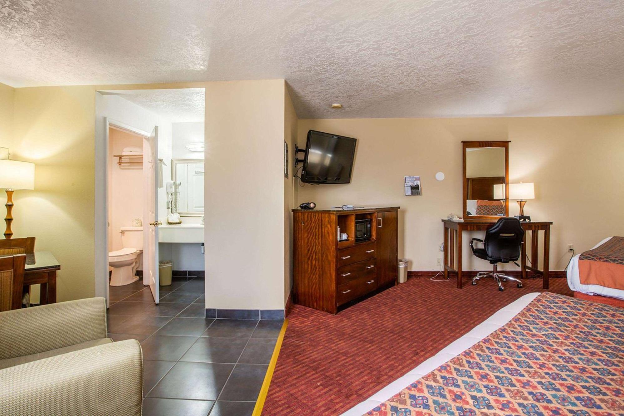 Sandia Peak Inn Old Town Abq, A Howard Johnson By Wyndham Albuquerque Exterior foto